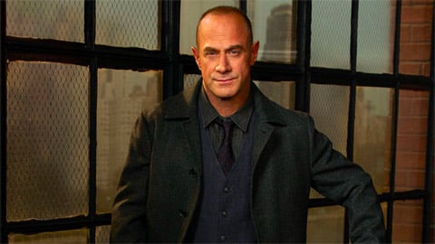 Le crime organisé agrandit la famille Stabler, voici qui arrive