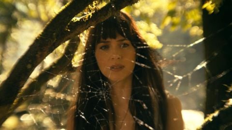 Madame Web, Dakota Johnson peut prédire l'avenir dans la première bande-annonce italienne du film