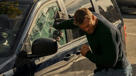 Reacher frappe fort dans le trailer officiel de la saison 2, sur Prime Video en décembre
