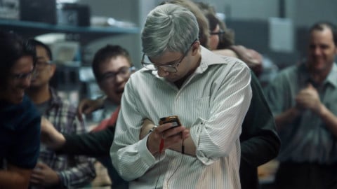 la bande-annonce officielle italienne du film qui raconte l'ascension et le déclin du premier smartphone de l'histoire