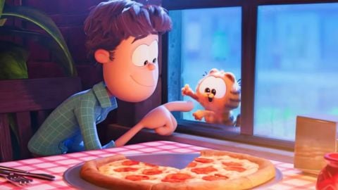 la première bande-annonce montre un chat très affamé !