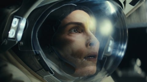 Les premières images de la série thriller avec Noomi Rapace et Jonathan Banks