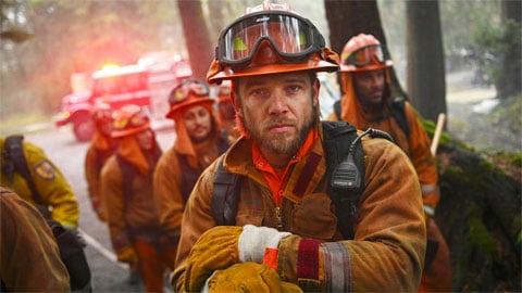 Un spin-off de Fire Country en développement chez CBS ?  C'est sur lui qu'il se concentrerait