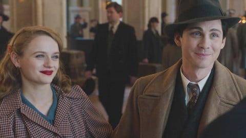 Les premières photos de la mini-série avec Logan Lerman et Joey King