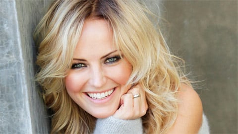 Malin Akerman joue dans le thriller Starz The Hunting Wives