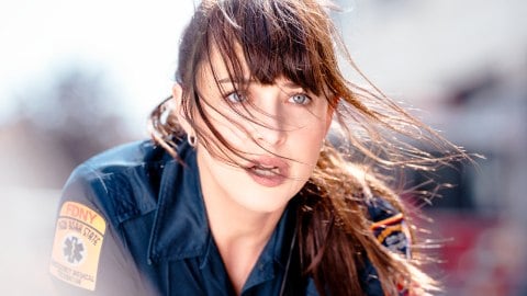 Madame Web, Dakota Johnson nous explique qui est Cassandra Webb en coulisses