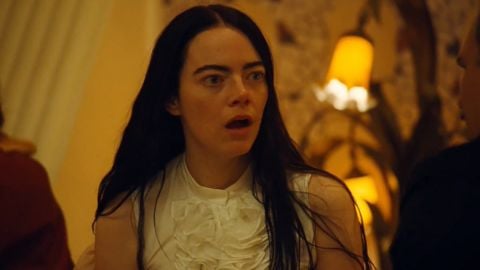 Pauvres créatures, le scénariste révèle comment est née la blague sur le bébé d'Emma Stone