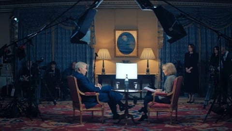 dans la première bande-annonce italienne du film Netflix, le prince Andrew a des ennuis après l'interview sur le scandale Epstein
