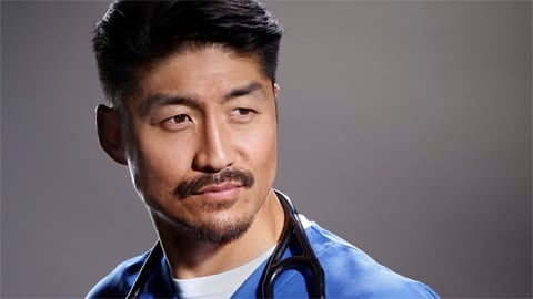 Brian Tee revient sur le tournage de Chicago Med