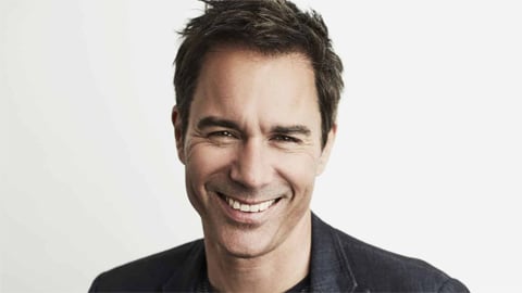 Eric McCormack revient à la télévision avec Nine Bodies in a Mexican Morgue, une mini-série Lost