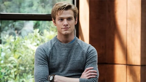 La star de MacGyver, Lucas Till, revient à la télévision avec The Abandons, le western dramatique de Netflix