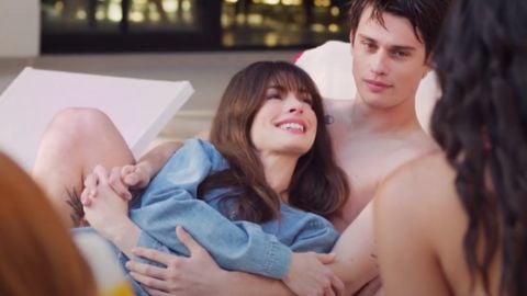 The Idea of ​​You, Anne Hathaway tombe amoureuse d'une pop star dans le premier trailer