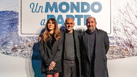 entretien vidéo avec Antonio Albanese, Virginia Raffaele et Riccardo Milani