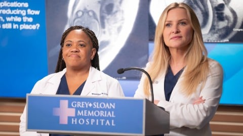 Arizona Robbins entre dans l'histoire dans la promo de l'épisode qui la verra revenir en tant que protagoniste
