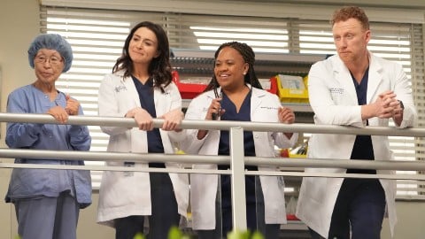 Grey's Anatomy renouvelée pour une saison 21 et atteint un nouveau record