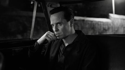Parce que c'est en noir et blanc selon le créateur Steven Zaillian