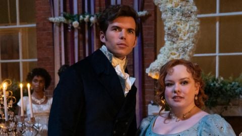 Voici comment l'amitié de Luke Newton et Nicola Coughlan a aidé la romance de Colin et Penelope