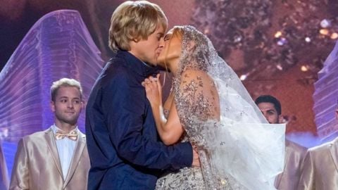 Marry Me - Marry Me, Jennifer Lopez se marie avec un inconnu en première télé sur Canale 5