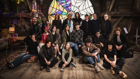 Netflix révèle le casting, parmi les stars invitées il y a aussi Christopher Lloyd
