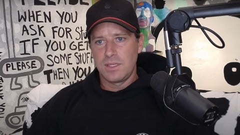 Armie Hammer raconte comment il a ruiné sa vie et sa carrière