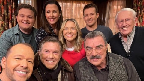 Les stars de la série célèbrent le dernier jour de tournage