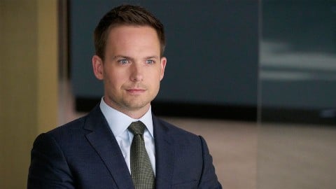 Patrick J. Adams au casting de la mini-série Netflix