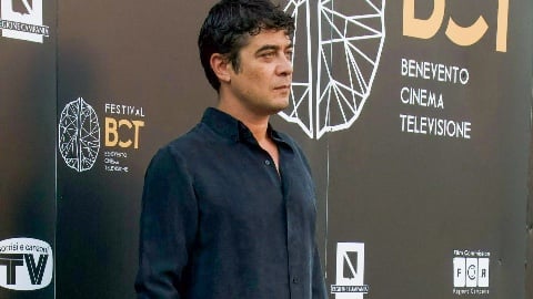 Rencontre avec Riccardo Scamarcio, de Mastroianni au voyage de Modì, aux côtés d'Al Pacino et Johnny Depp