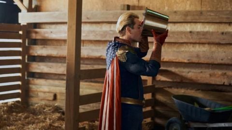 Antony Starr raconte comment est née l'obsession de Patriot pour le lait maternel