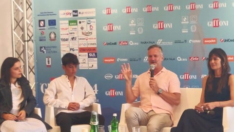 Dans Giffoni, Claudia Pandolfi est émue en présentant le film basé sur une histoire vraie touchante