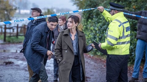 Jenna Coleman dans la bande-annonce officielle de The Jetty, Briana Middleton dans Neuromancer et autres news en bref