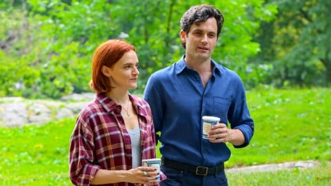 Madeline Brewer sera-t-elle la nouvelle obsession de Joe ?  Photos avec Penn Badgley sur le tournage