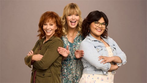 Reba McEntire chantera dans Happy's Place, Courtney Taylor dans le nouveau spin-off de Bosch et d'autres news bientôt