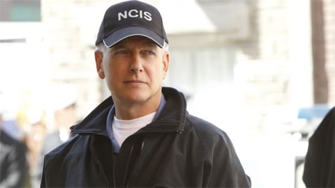 Gibbs a trente ans de moins sur les premières photos du prequel Origins