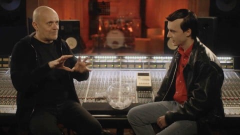 Max Pezzali le raconte dans une nouvelle featurette