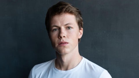 Milo Callaghan incarnera Rudy Baylor dans la série Rainmaker
