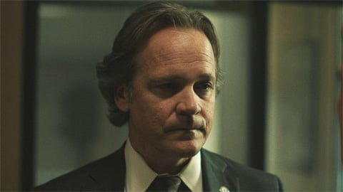 Peter Sarsgaard quitte le casting de Presumed Innocent, Tyler Labine dans For All Mankind 5 et autres news en bref