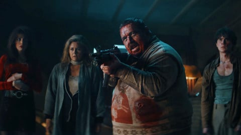 la bande-annonce de la folle comédie d'horreur avec Nick Frost et Alicia Silverstone