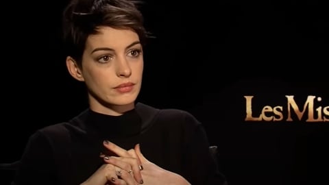 Anne Hathaway écrit à un journaliste pour s'excuser pour une mauvaise interview qu'elle lui a accordée