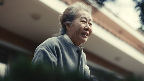 La saison 2 mettra également en vedette la star de Pachinko, Yuh-jung Youn.