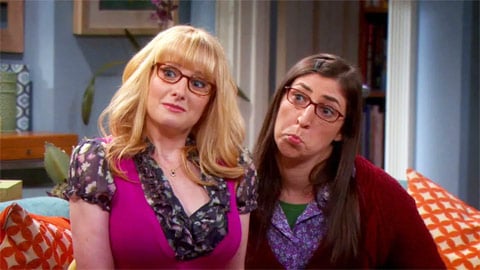 Night Court réunit les stars de The Big Bang Theory Mayim Bialik et Melissa Rauch