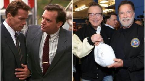 Arnold Schwarzenegger et Tom Arnold distribuent des dindes