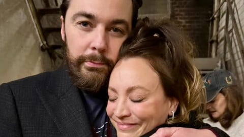 Jim Parsons et Kaley Cuoco se retrouvent 5 ans après la finale, la photo des retrouvailles