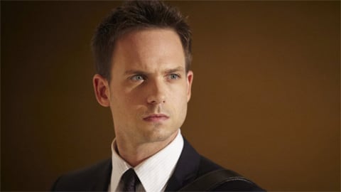 Patrick J. Adams révèle la véritable raison pour laquelle il a quitté la série télévisée