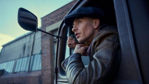 Peaky Blinders, Rebecca Ferguson et Barry Keoghan dans de nouvelles photos du tournage