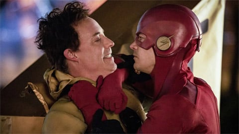 Superman & Lois révèle le rôle de Tom Cavanagh dans la dernière saison