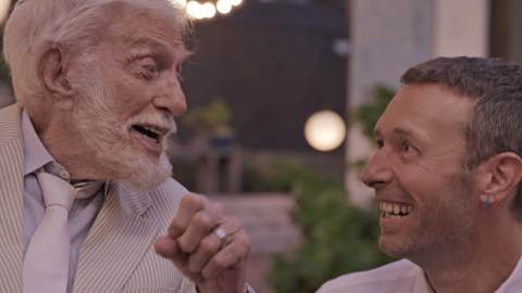 Dick Van Dyke, 99 ans, danse et chante avec Chris Martin dans le clip vidéo émouvant All my Love [VIDEO]