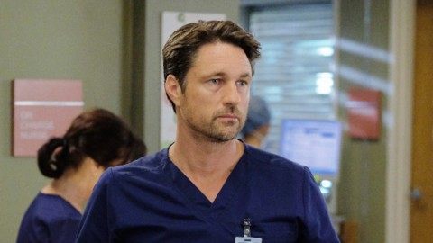 La star de Virgin River, Martin Henderson, reviendrait au drame médical à une condition
