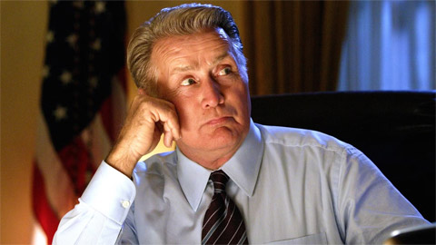 Martin Sheen sera un escroc dans Wild Cards, une nouvelle série pour le créateur de Die Hard et d'autres news prochainement