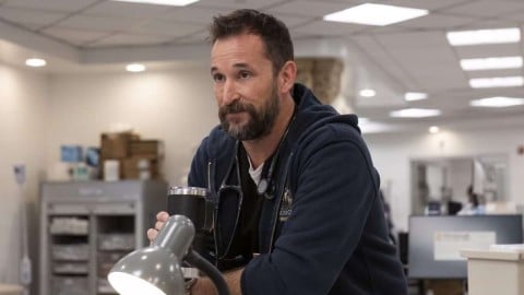 Noah Wyle revient aux urgences dans la bande-annonce officielle du nouveau drame médical