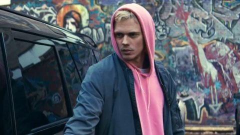 Bill Skarsgård Car Thief Prisoner d'une foule dans la bande-annonce verrouillée